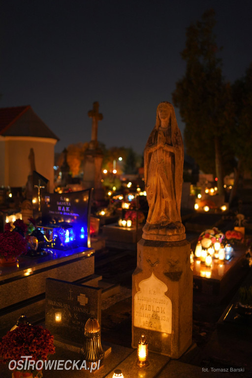 Cmentarz przy ul. Denkowskiej wieczorem