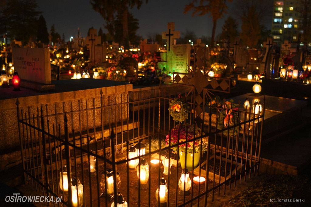 Cmentarz przy ul. Denkowskiej wieczorem