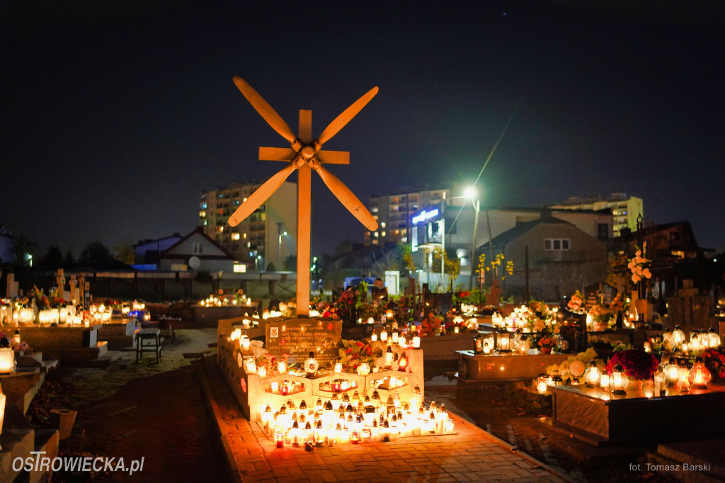 Cmentarz przy ul. Denkowskiej wieczorem