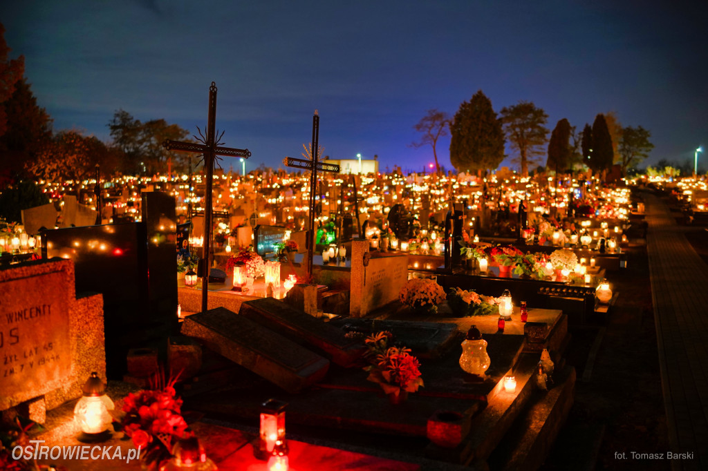 Cmentarz przy ul. Denkowskiej wieczorem