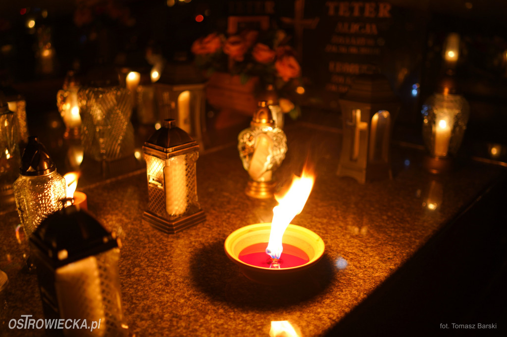 Cmentarz przy ul. Denkowskiej wieczorem