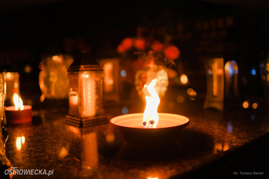 Cmentarz przy ul. Denkowskiej wieczorem