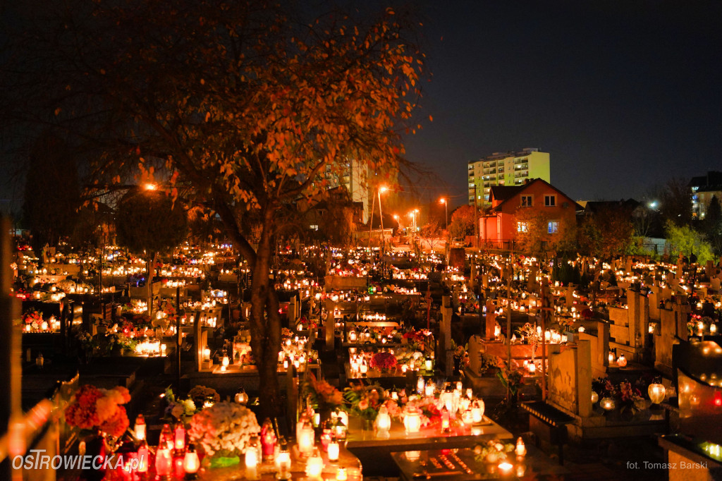 Cmentarz przy ul. Denkowskiej wieczorem