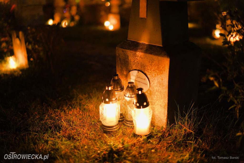 Cmentarz przy ul. Denkowskiej wieczorem