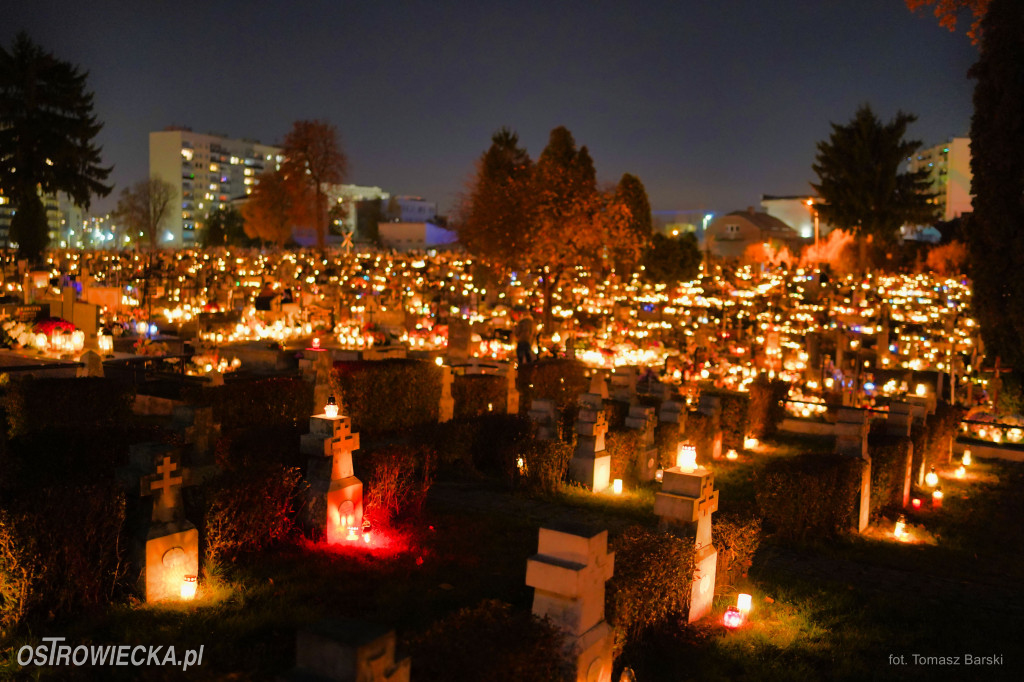 Cmentarz przy ul. Denkowskiej wieczorem