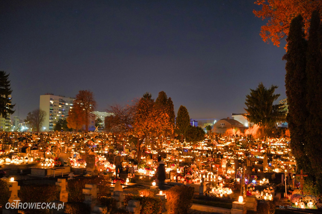 Cmentarz przy ul. Denkowskiej wieczorem