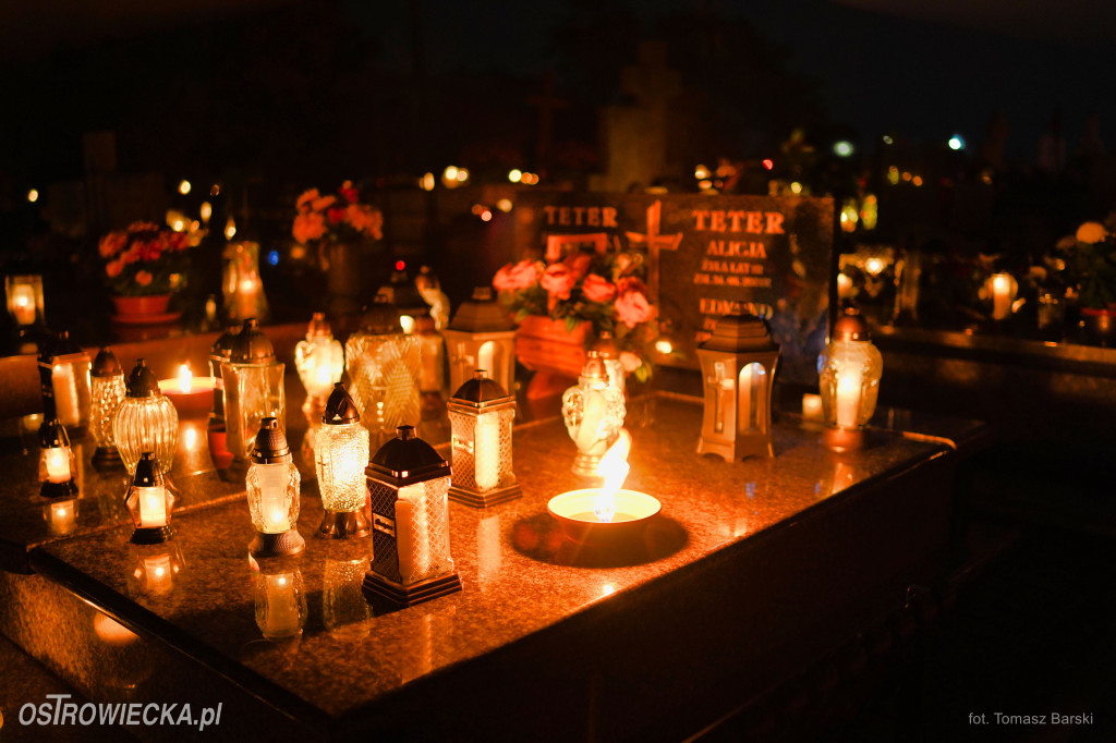 Cmentarz przy ul. Denkowskiej wieczorem