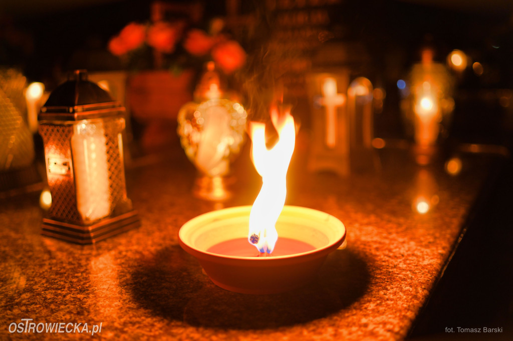 Cmentarz przy ul. Denkowskiej wieczorem