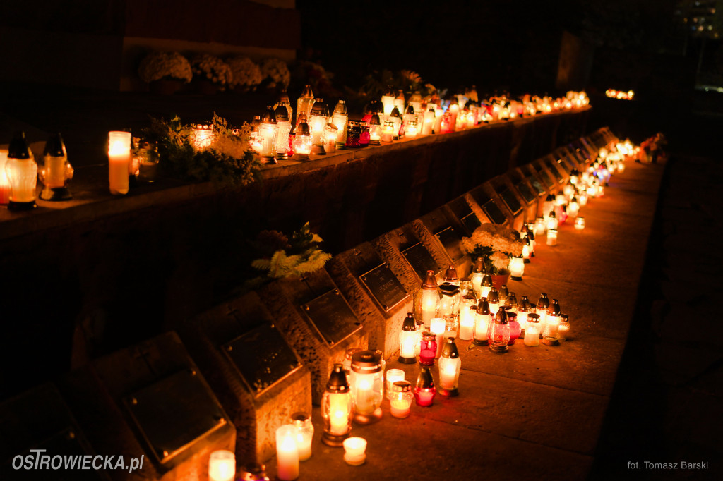 Cmentarz przy ul. Denkowskiej wieczorem