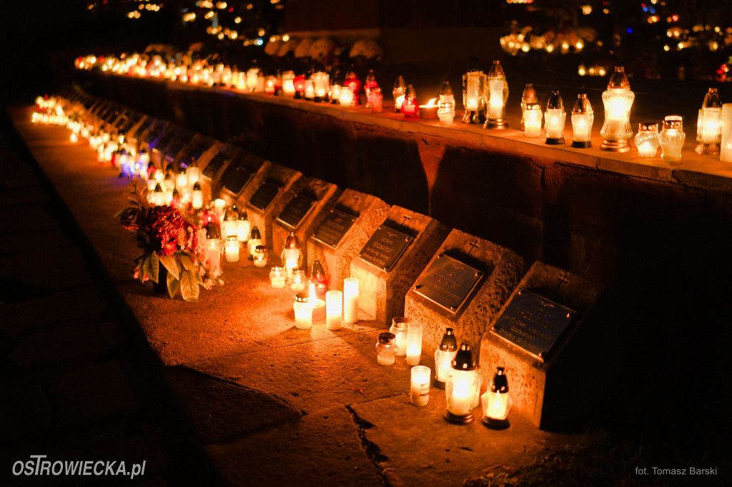 Cmentarz przy ul. Denkowskiej wieczorem