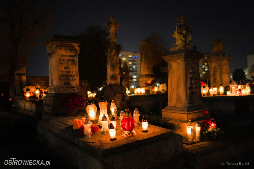Cmentarz przy ul. Denkowskiej wieczorem