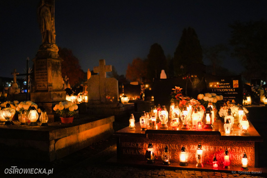 Cmentarz przy ul. Denkowskiej wieczorem
