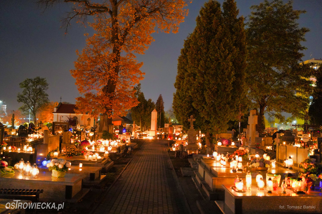 Cmentarz przy ul. Denkowskiej wieczorem