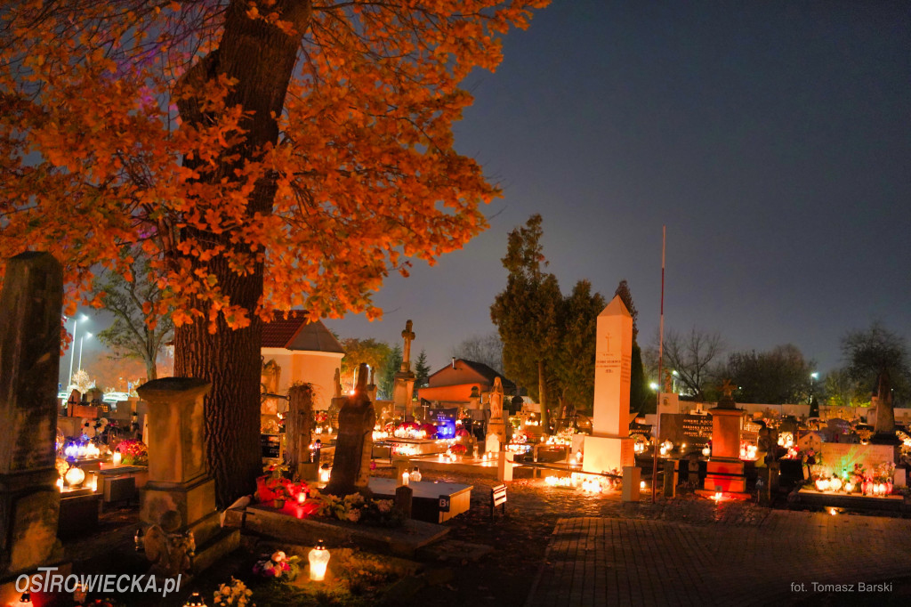 Cmentarz przy ul. Denkowskiej wieczorem