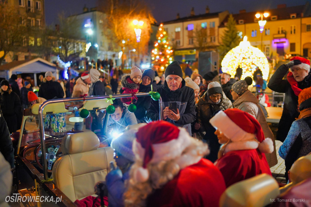 Choinka na Rynku rozświetlona!