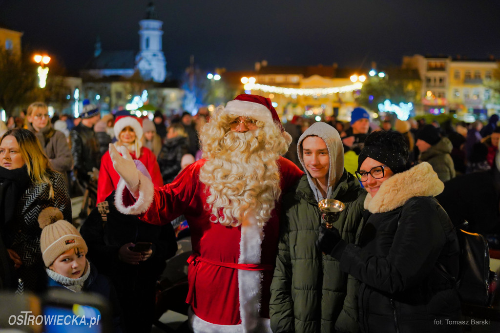 Choinka na Rynku rozświetlona!