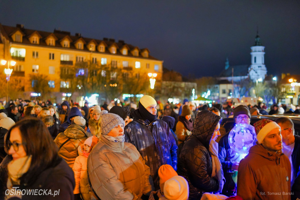 Choinka na Rynku rozświetlona!