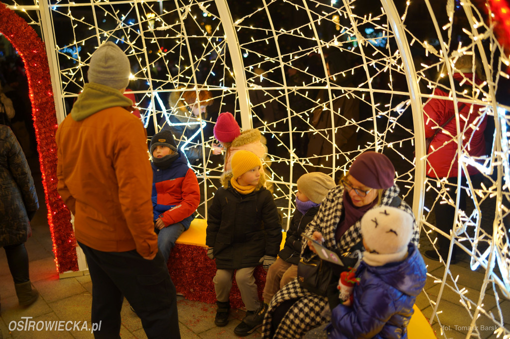 Choinka na Rynku rozświetlona!