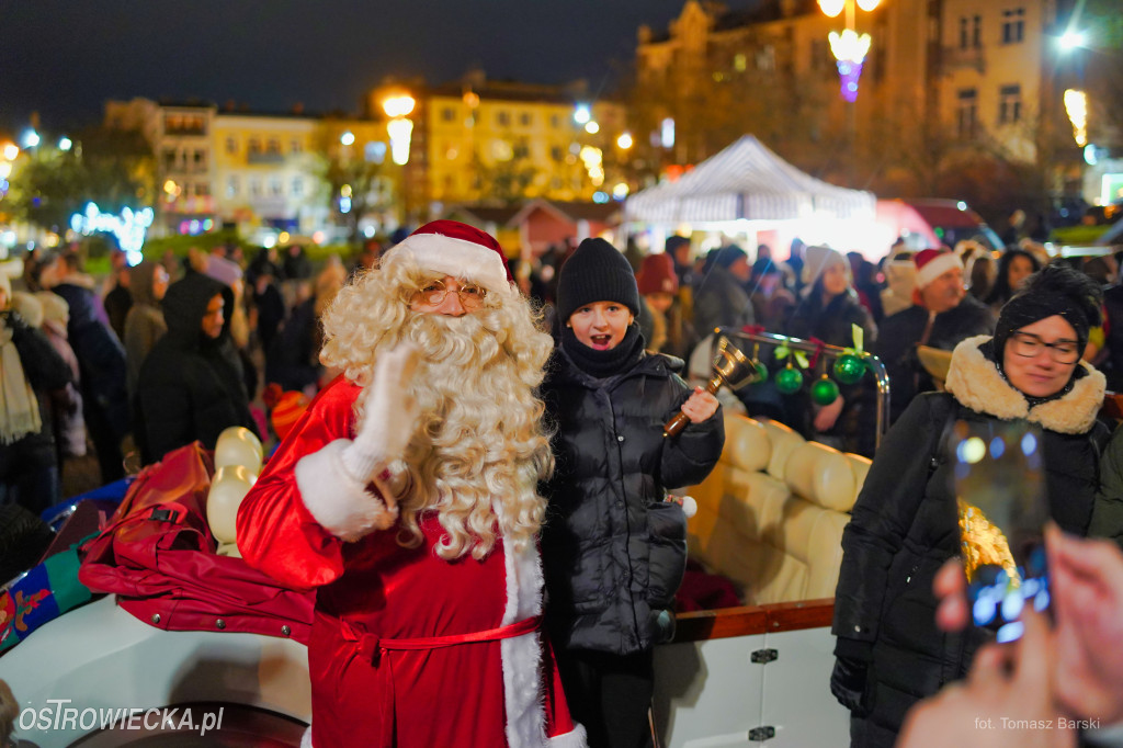 Choinka na Rynku rozświetlona!