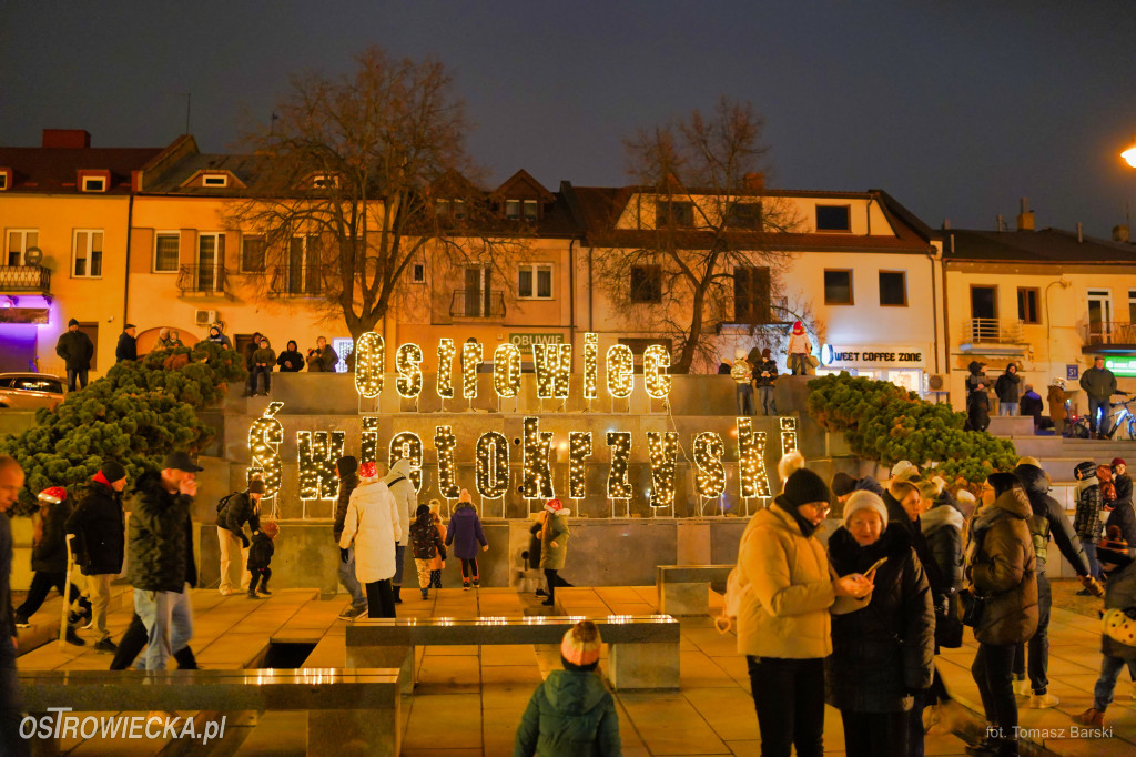 Choinka na Rynku rozświetlona!