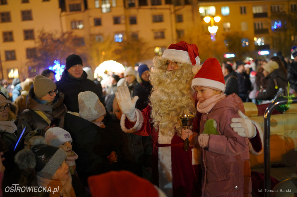 Choinka na Rynku rozświetlona!