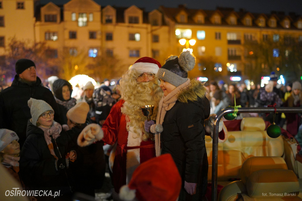 Choinka na Rynku rozświetlona!