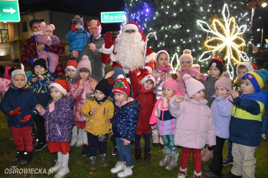 Uroczyste rozświetlenie choinki w Waśniowie