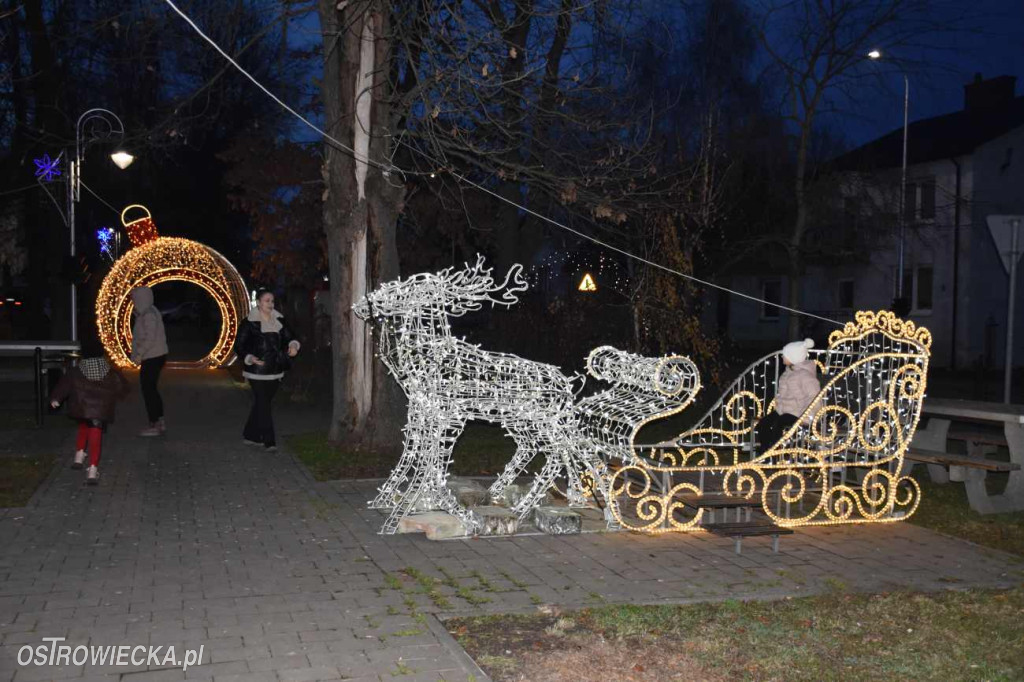 Uroczyste rozświetlenie choinki w Waśniowie
