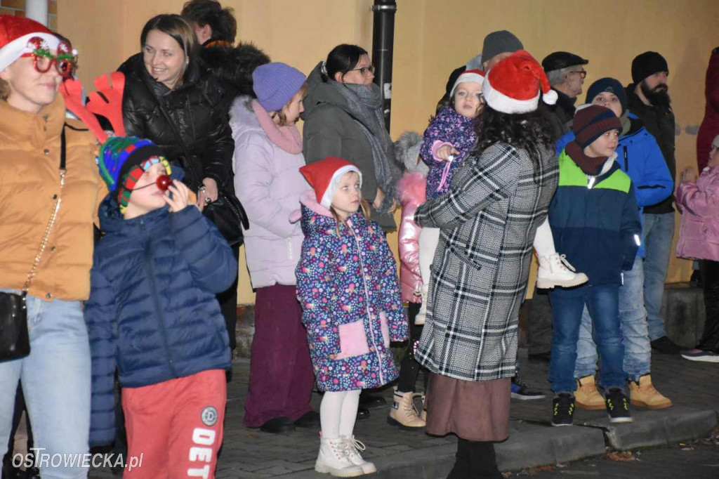 Uroczyste rozświetlenie choinki w Waśniowie