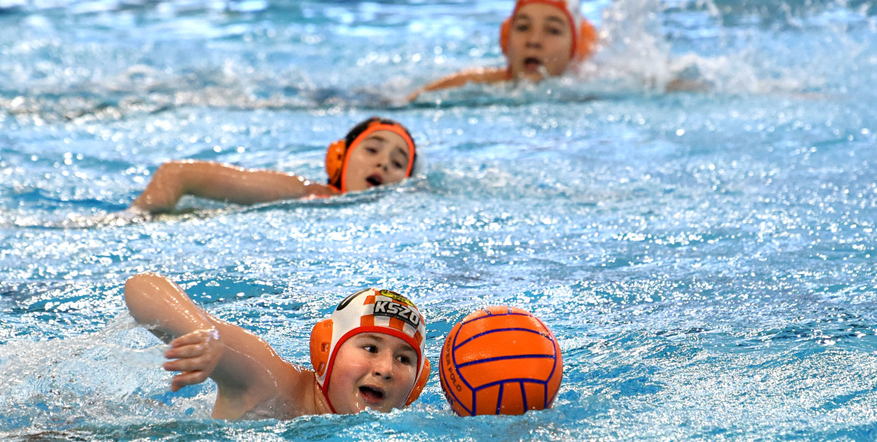 Trwają mistrzostwa młodzików w piłce wodnej