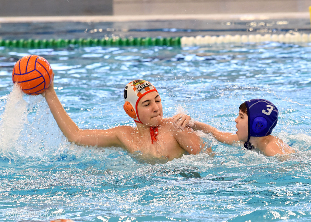 Trwają mistrzostwa młodzików w piłce wodnej