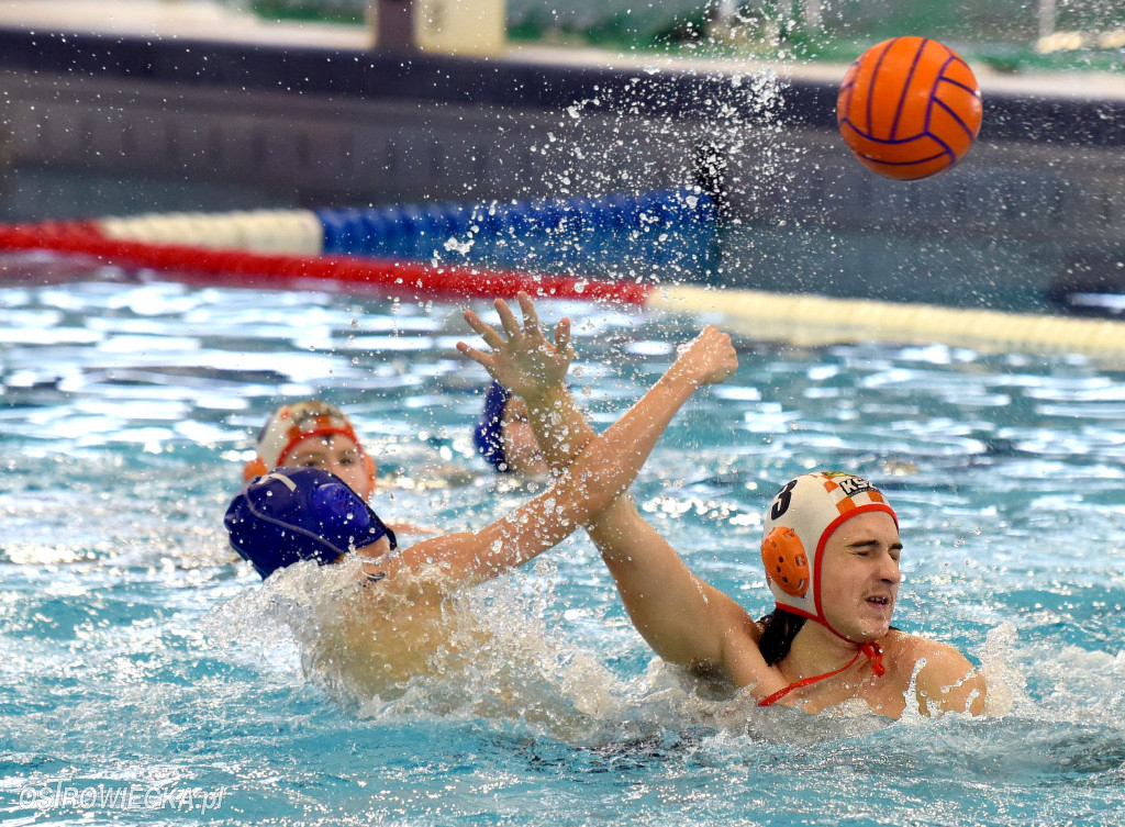 Trwają mistrzostwa młodzików w piłce wodnej