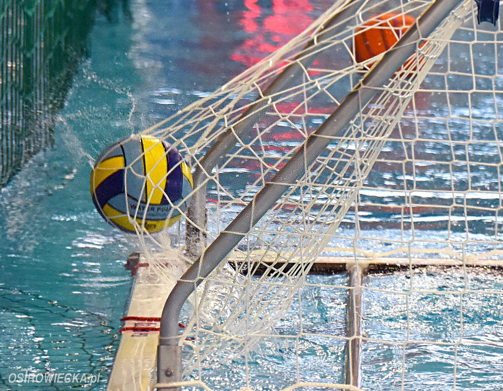 Trwają mistrzostwa młodzików w piłce wodnej