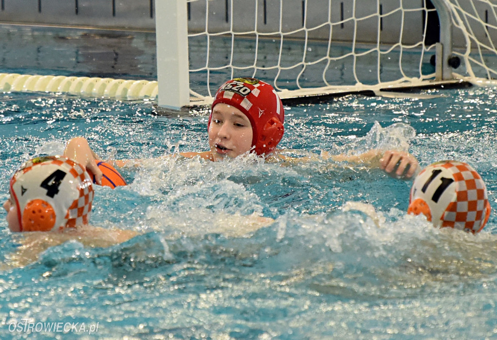 Trwają mistrzostwa młodzików w piłce wodnej