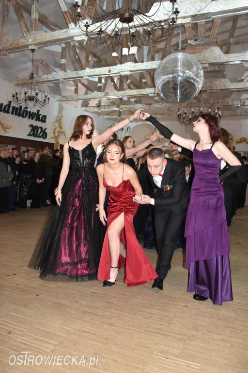 „Staszic” pierwszy na studniówkowym parkiecie