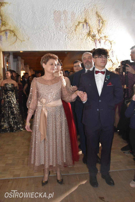 „Staszic” pierwszy na studniówkowym parkiecie