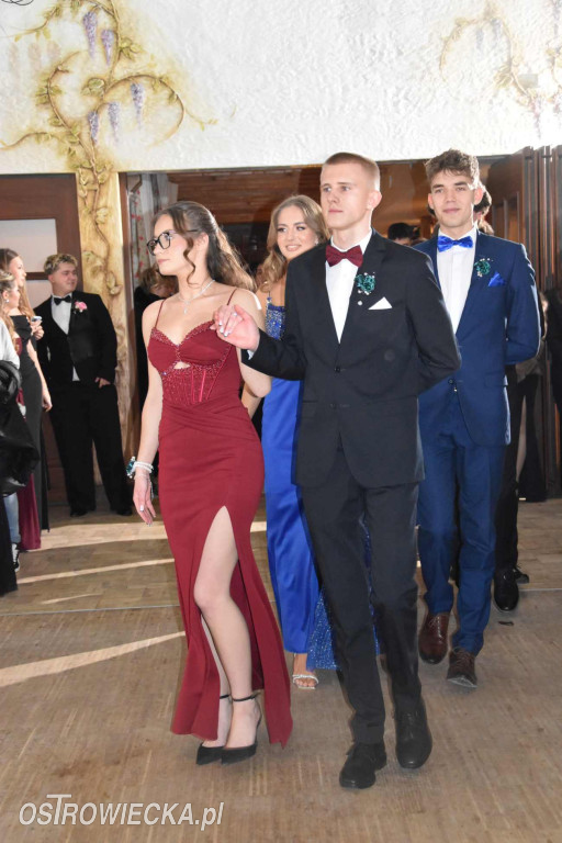 „Staszic” pierwszy na studniówkowym parkiecie