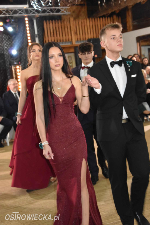 „Staszic” pierwszy na studniówkowym parkiecie