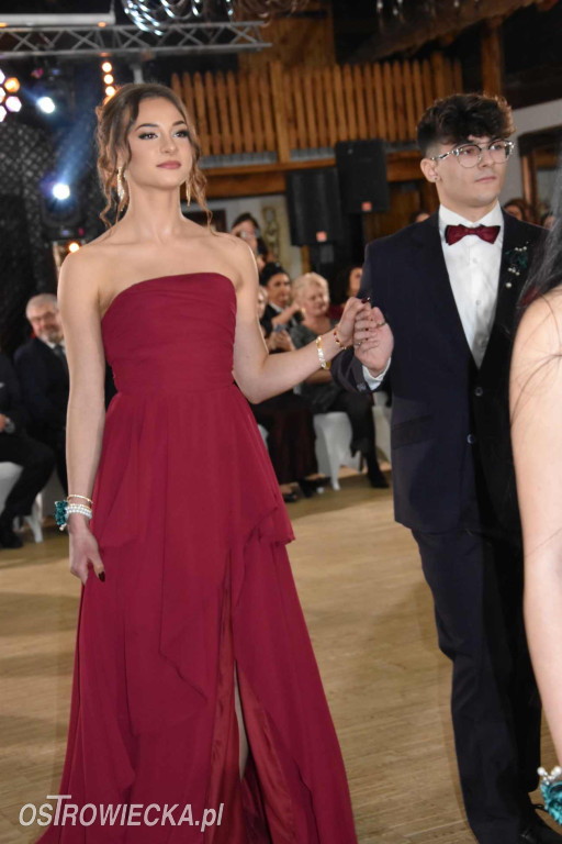 „Staszic” pierwszy na studniówkowym parkiecie