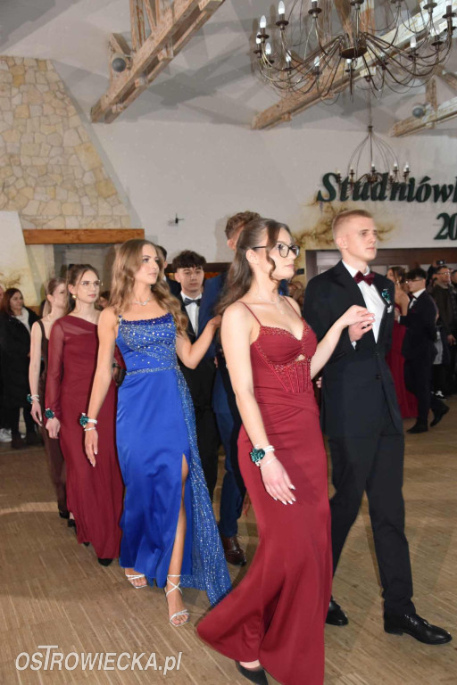 „Staszic” pierwszy na studniówkowym parkiecie