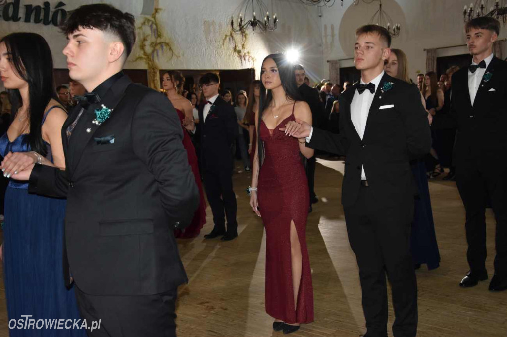 „Staszic” pierwszy na studniówkowym parkiecie