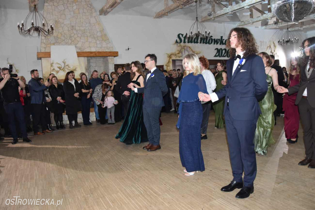 „Staszic” pierwszy na studniówkowym parkiecie