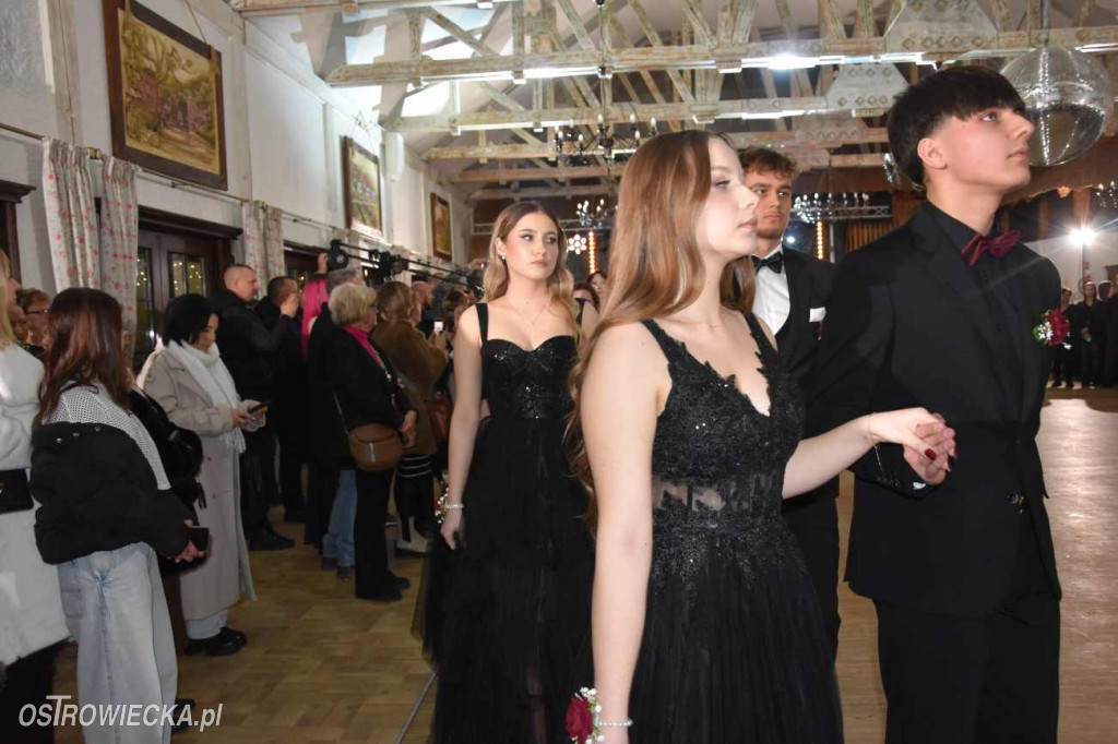 „Staszic” pierwszy na studniówkowym parkiecie