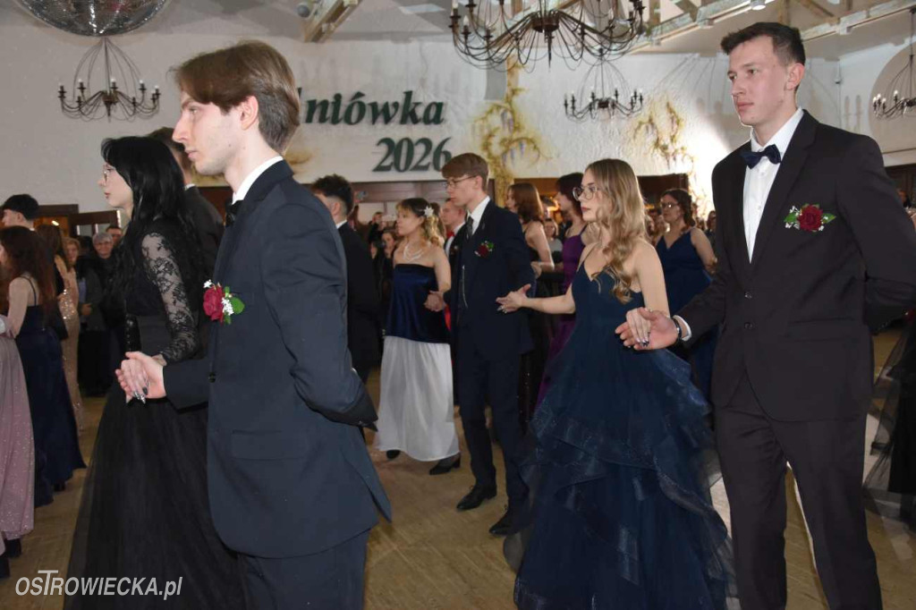 „Staszic” pierwszy na studniówkowym parkiecie