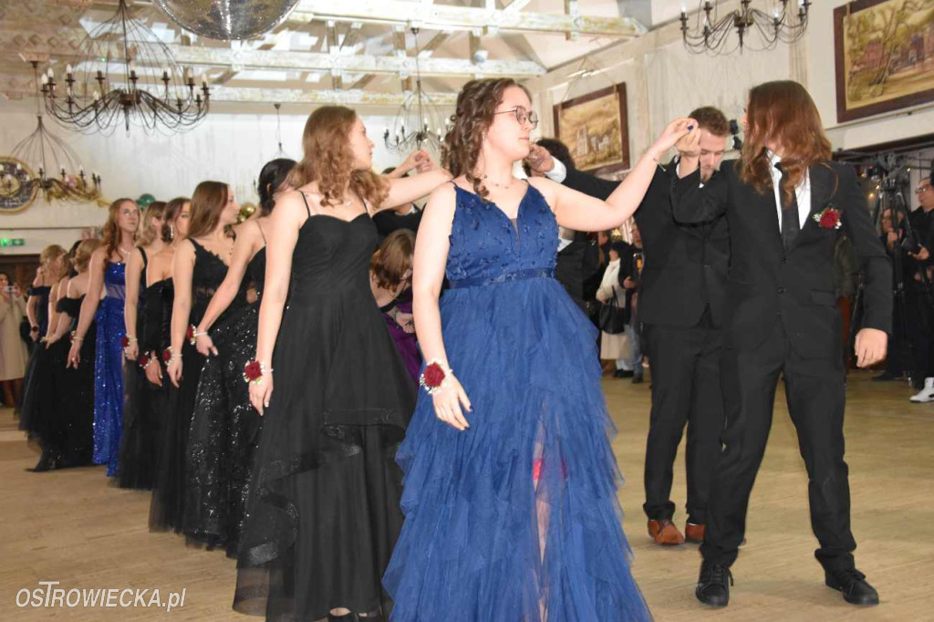 „Staszic” pierwszy na studniówkowym parkiecie