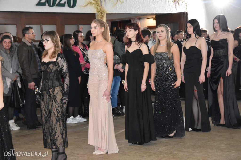 „Staszic” pierwszy na studniówkowym parkiecie