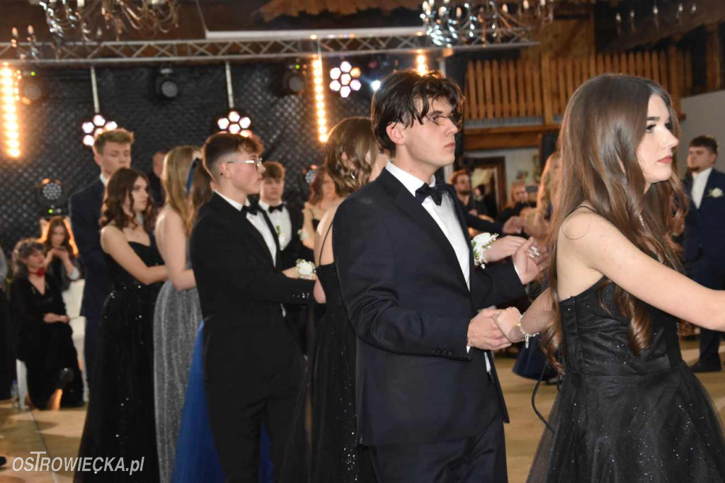 „Staszic” pierwszy na studniówkowym parkiecie