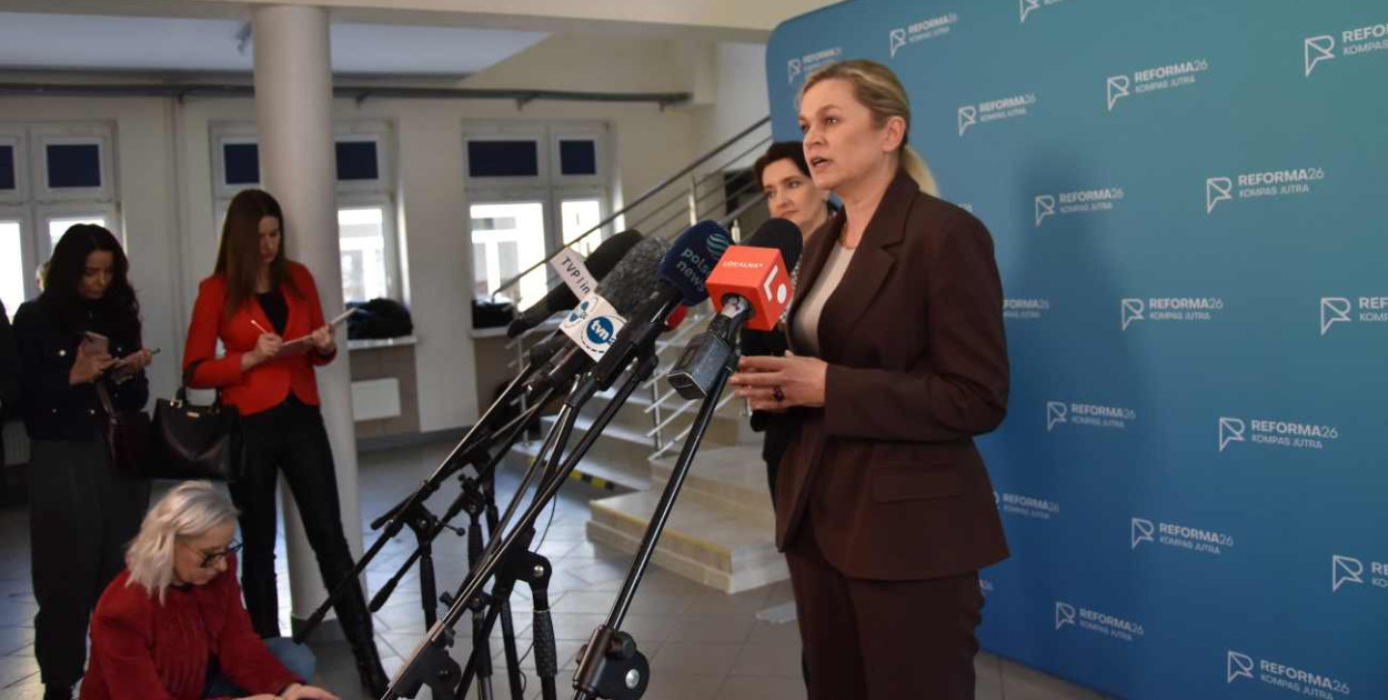 Wizyta minister Barbary Nowackiej  w Szewnie