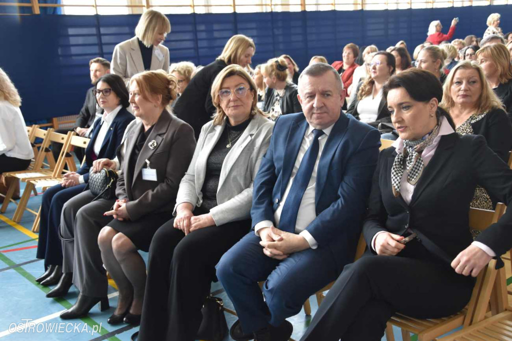 Wizyta minister Barbary Nowackiej  w Szewnie