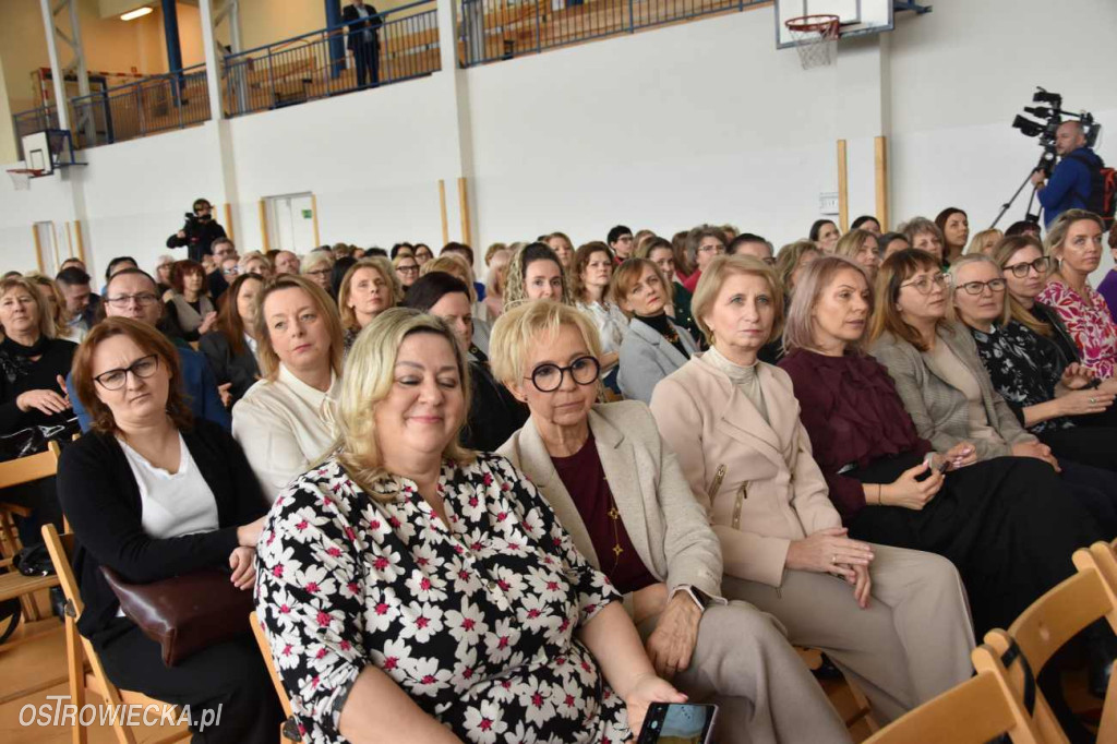 Wizyta minister Barbary Nowackiej  w Szewnie